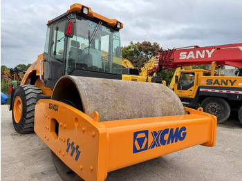 Дорожный каток XCMG XS143J
