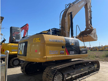 Гусеничный экскаватор CATERPILLAR 323D