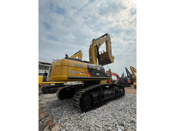 Гусеничный экскаватор CATERPILLAR