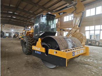 Дорожный каток XCMG