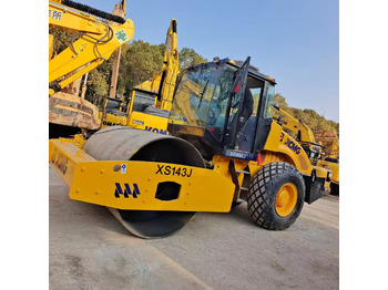 Компактор XCMG XS143J