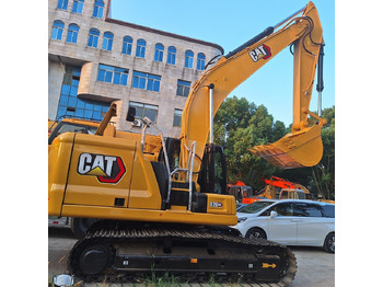 Гусеничный экскаватор