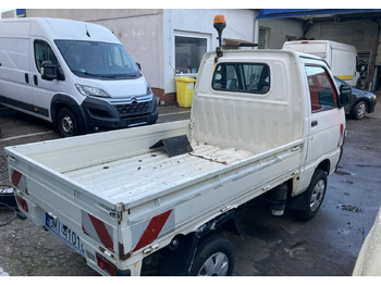 Малотоннажный бортовой грузовик Inna Inny PFAU Piaggio Porter 4X4 Skrzynia odśnieżarka Pług 5655km 2012: фото 4