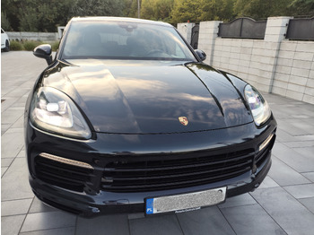 Легковой автомобиль PORSCHE