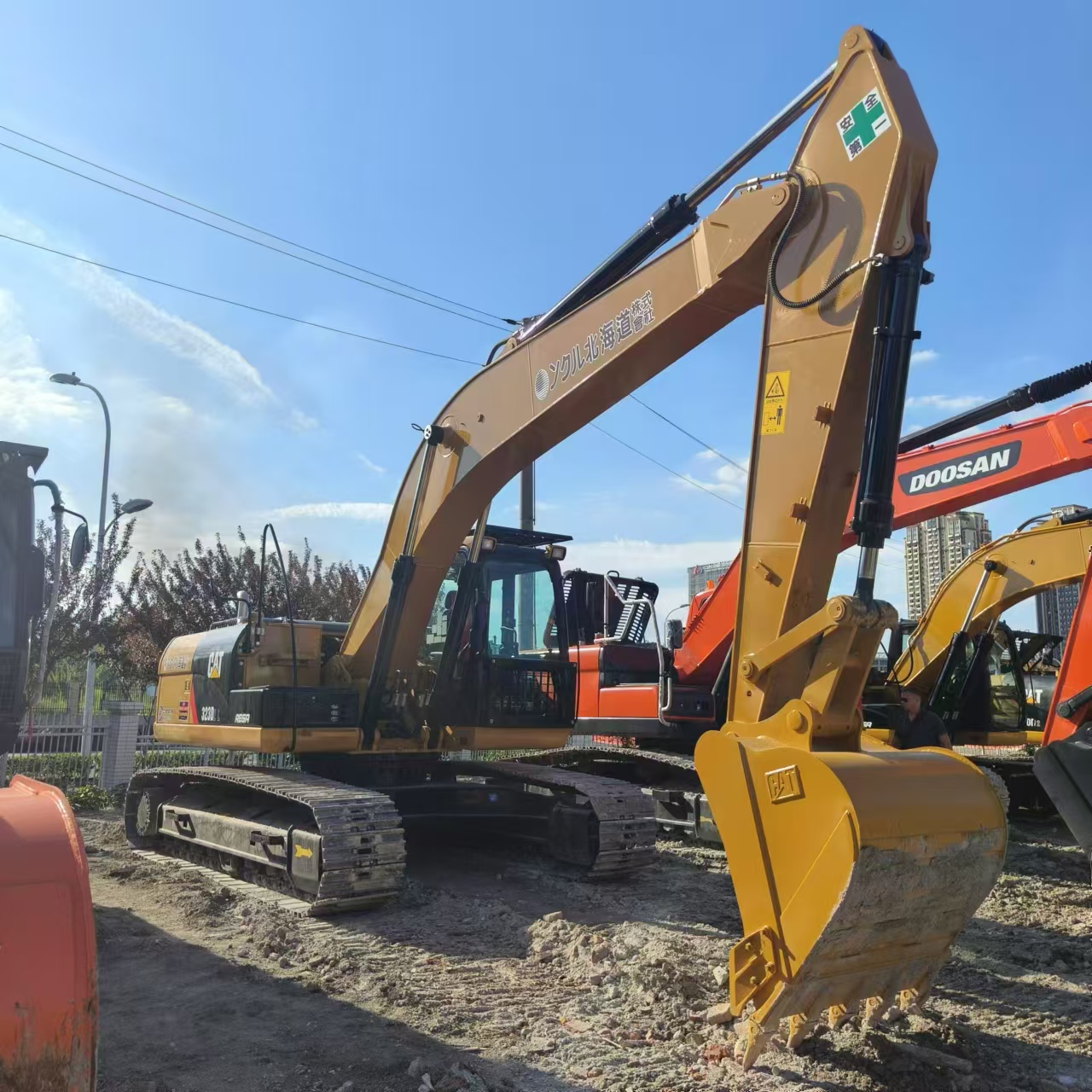 Гусеничный экскаватор CATERPILLAR 323D: фото 2 Гусеничный экскаватор CATERPILLAR 323D: фото 2