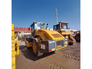 Компактор XCMG XS223J