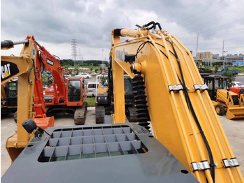 Гусеничный экскаватор Komatsu PC200-8: фото 5 Гусеничный экскаватор Komatsu PC200-8: фото 5