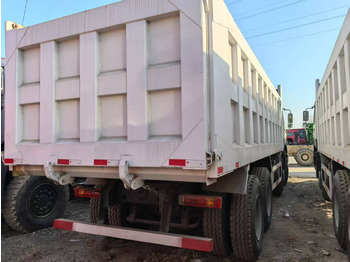 Самосвал SINOTRUK HOWO 8x4: фото 3 Самосвал SINOTRUK HOWO 8x4: фото 3