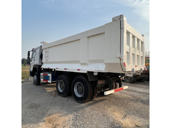 Грузовик с закрытым кузовом SINOTRUK HOWO