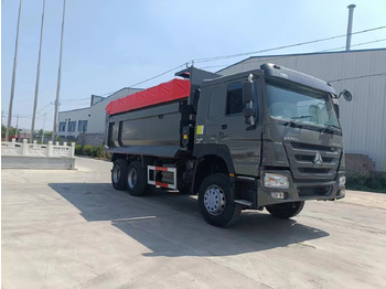 Грузовик с закрытым кузовом SINOTRUK HOWO