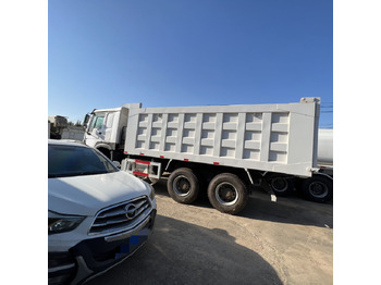 Самосвал SINOTRUK HOWO