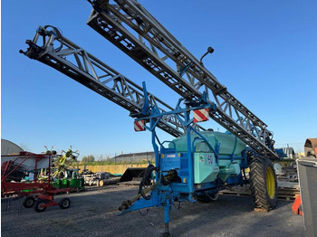 Прицепной опрыскиватель BERTHOUD