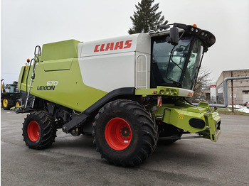 Зерноуборочный комбайн CLAAS Lexion 670