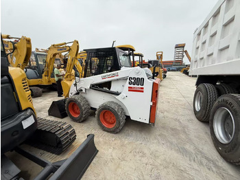 Мини-погрузчик с бортовым поворотом BOBCAT S300