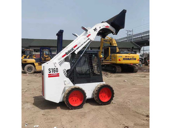 Мини-погрузчик с бортовым поворотом BOBCAT S160