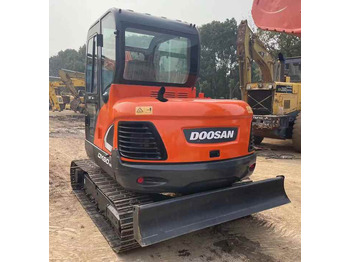 Гусеничный экскаватор DOOSAN DX60