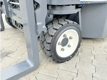 Четырехсторонний погрузчик Combilift C3000CB / GAS / TRIPLEX 4900MM / FREE LIFT / FORK POSITIONER / SIDE SHIFT / EXCELLENT CONDITION / Wide range of four-way and sid: фото 4