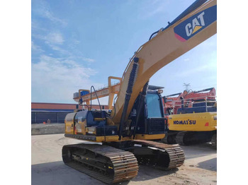 Гусеничный экскаватор CATERPILLAR 320D2
