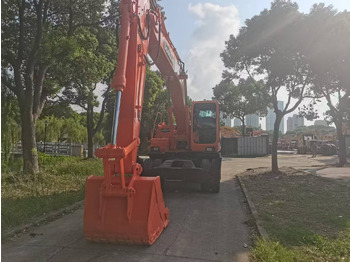 Колёсный экскаватор DOOSAN DH210W