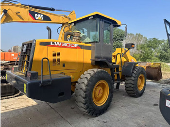 Колёсный погрузчик XCMG LW300F