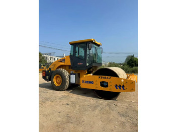 Дорожный каток XCMG XS183J: фото 3 Дорожный каток XCMG XS183J: фото 3