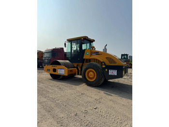 Дорожный каток XCMG XS183J: фото 2 Дорожный каток XCMG XS183J: фото 2