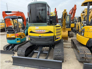 Гусеничный экскаватор