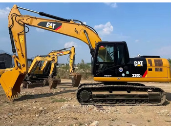 Гусеничный экскаватор CATERPILLAR 320D2