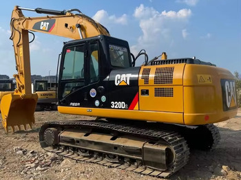 Гусеничный экскаватор CATERPILLAR 320D2