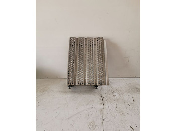 Боковая подножка MERCEDES-BENZ Actros