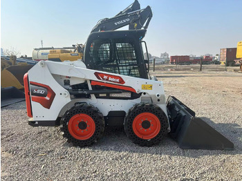 Мини-погрузчик с бортовым поворотом BOBCAT S510