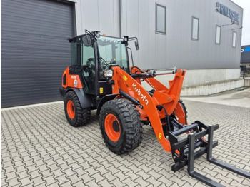 Колёсный погрузчик KUBOTA R090