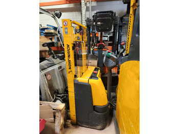 Штабелер JUNGHEINRICH EJC