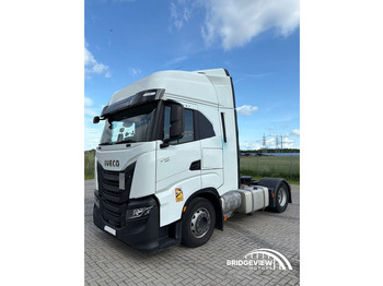 Тягач IVECO S-WAY