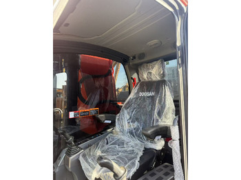 Гусеничный экскаватор DOOSAN DX225LC