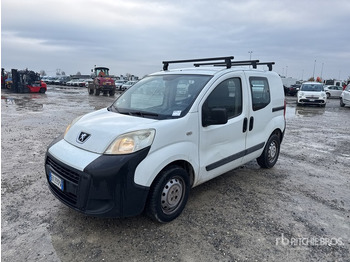 Грузовик с закрытым кузовом PEUGEOT