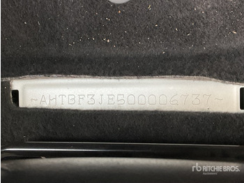 Легковой автомобиль TOYOTA