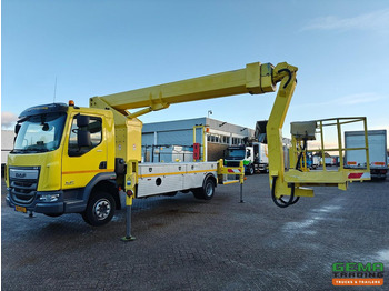 : фото в шапке страницы