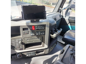 Грузовик-цистерна VOLVO FM: фото 3