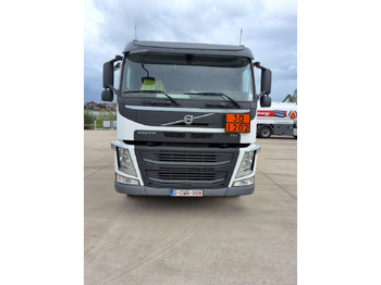 Грузовик-цистерна VOLVO FM