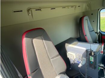 Грузовик-цистерна VOLVO FM430HP: фото 3