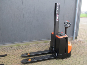 Штабелер TOYOTA