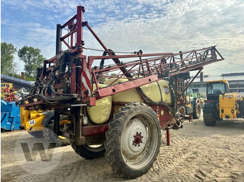 Прицепной опрыскиватель HARDI