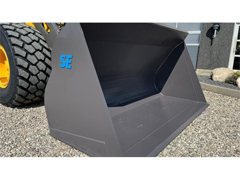 Колёсный погрузчик VOLVO