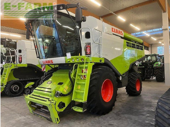 Зерноуборочный комбайн CLAAS Lexion 750