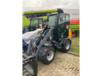 Колёсный погрузчик GIANT