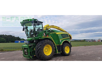 Кормоуборочный комбайн JOHN DEERE 8400