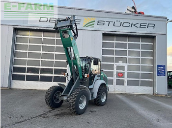 : фото в шапке страницы