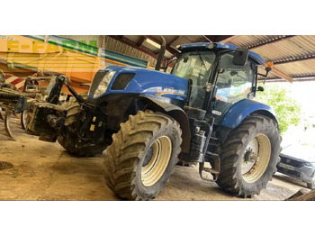 Трактор NEW HOLLAND T7.220