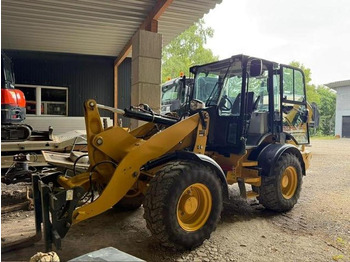 Колёсный погрузчик CATERPILLAR 908M